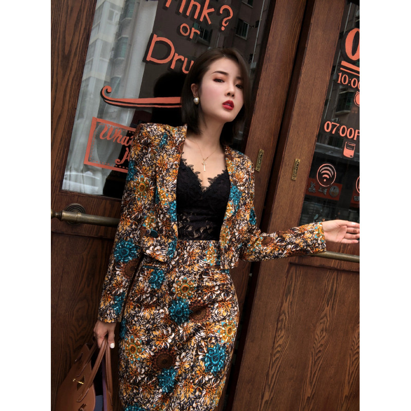 XULU原创设计女轻熟风套装设计感流行初秋新款收腰显瘦印花两件套,女装/女士精品,时尚套装,淘宝优惠券,粉丝福利购,淘宝优惠卷
