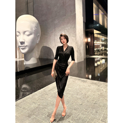 XULU原创夏季针织亮丝高弹轻奢黑金不规则高腰中长袖深V领连衣裙