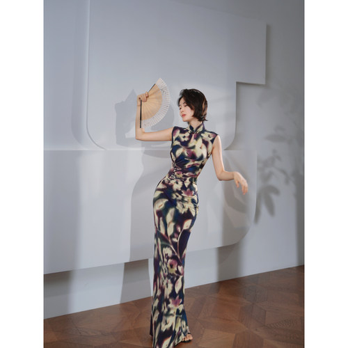 XULU原创进口水晶麻艺术感印花褶皱收腰显瘦优雅修身无袖连衣裙