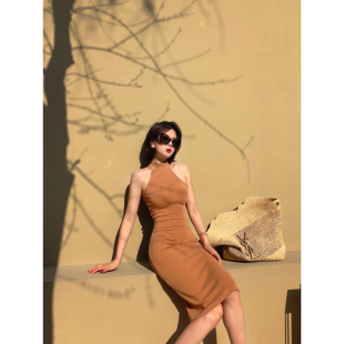 显瘦连衣裙 挂脖性感针织包臀裙气质收腰修身 XULU原创新款 驼色无袖