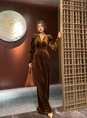 XULU原创初秋丝绒复古知性优雅修身气质美拉德色泡泡袖V领连体裤