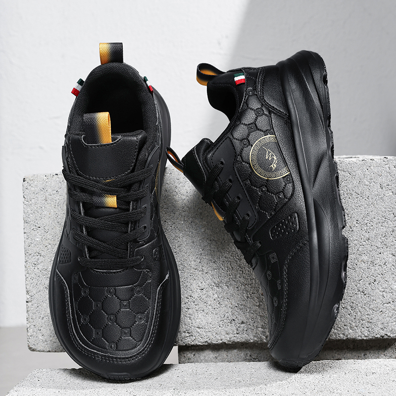 袋鼠4E宽头男鞋黑色皮面防水潮鞋