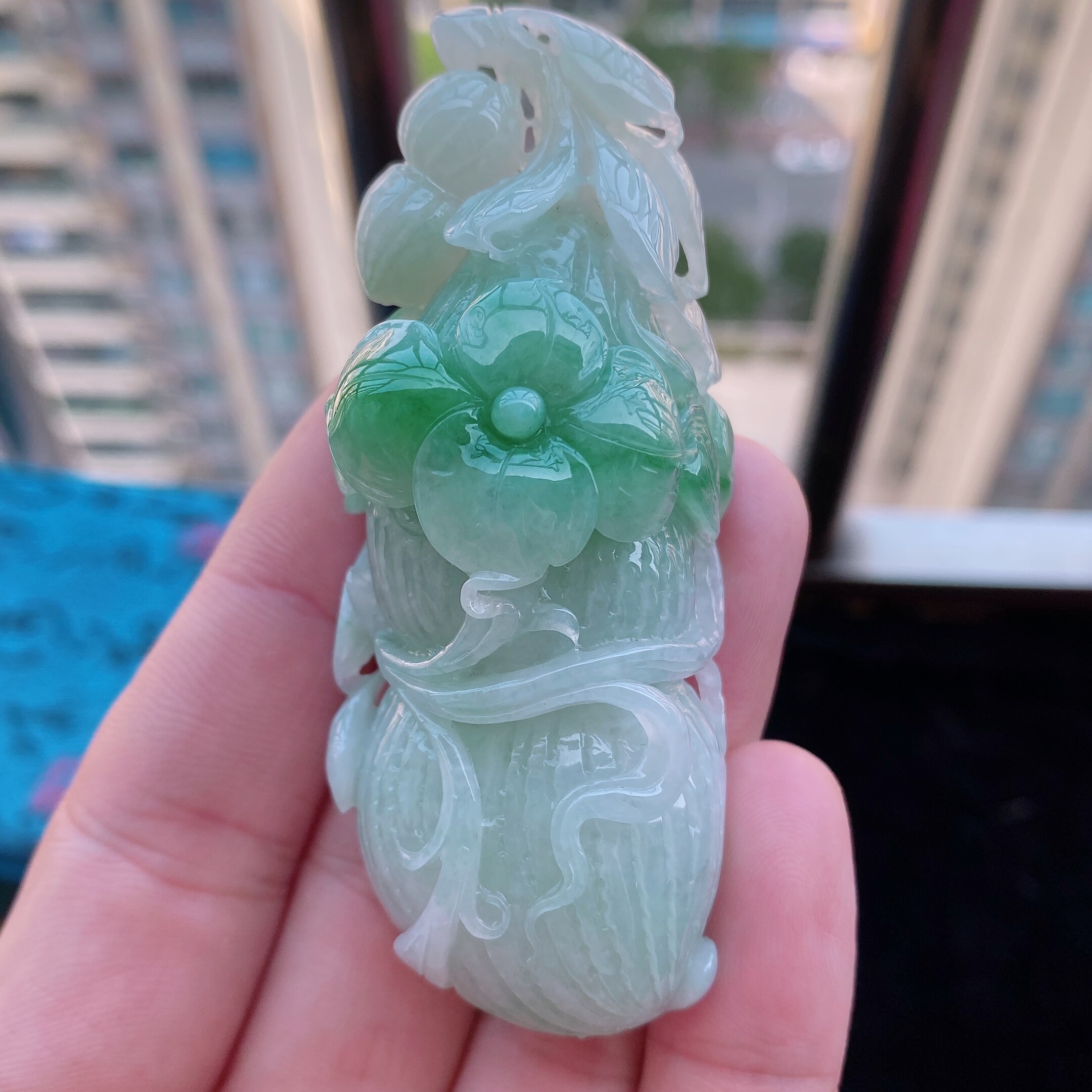缅甸天然A货翡翠飘阳绿精雕特色佛手福瓜玉挂件吊坠男女款
