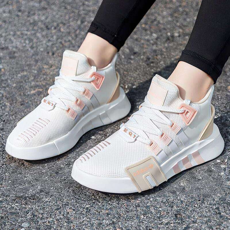 阿迪达斯女鞋夏季新款透气缓震小白鞋耐磨三叶草正品网面跑步鞋