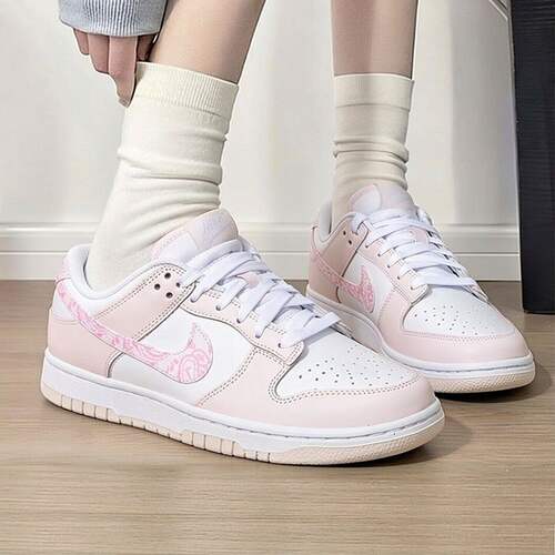 NIKE耐克女鞋粉色板鞋休
