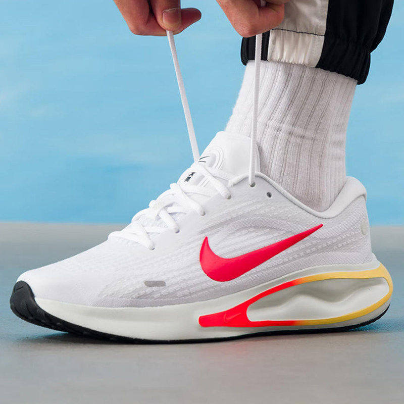 耐克男鞋Nike正品春季新年款本命年跑鞋轻便减震运动鞋休闲跑步鞋