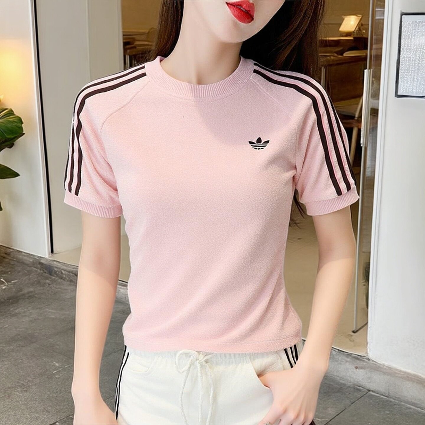 阿迪达斯三叶草夏季正品女装短款修身上衣粉色简约三杠休闲T恤