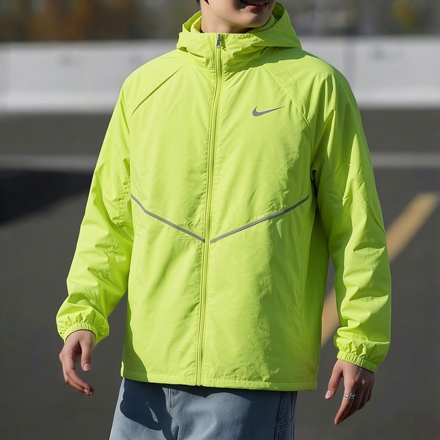 Nike耐克正品黄色防晒衣男子连帽薄款夹克新款防水运动上衣IF2370