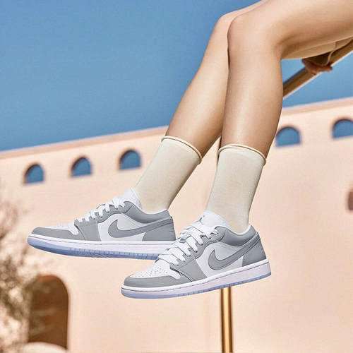 NIKE耐克女子夏AIRJORD1