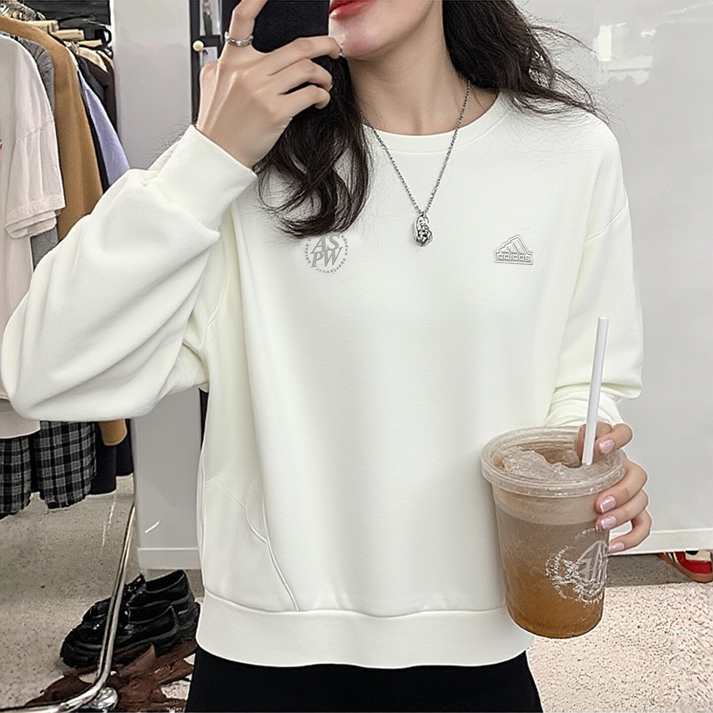阿迪达斯白色卫衣女上衣秋季新款宽松复古简约百搭圆领运动套头衫