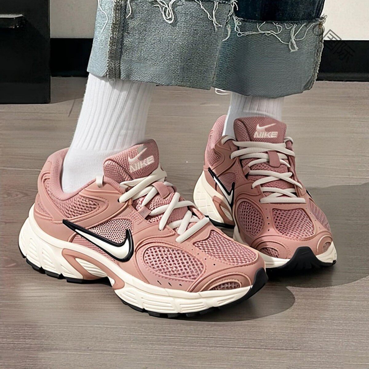 正品耐克鞋子NIKE V5 RNR女鞋冬季正品健身网鞋厚底运动鞋跑步鞋