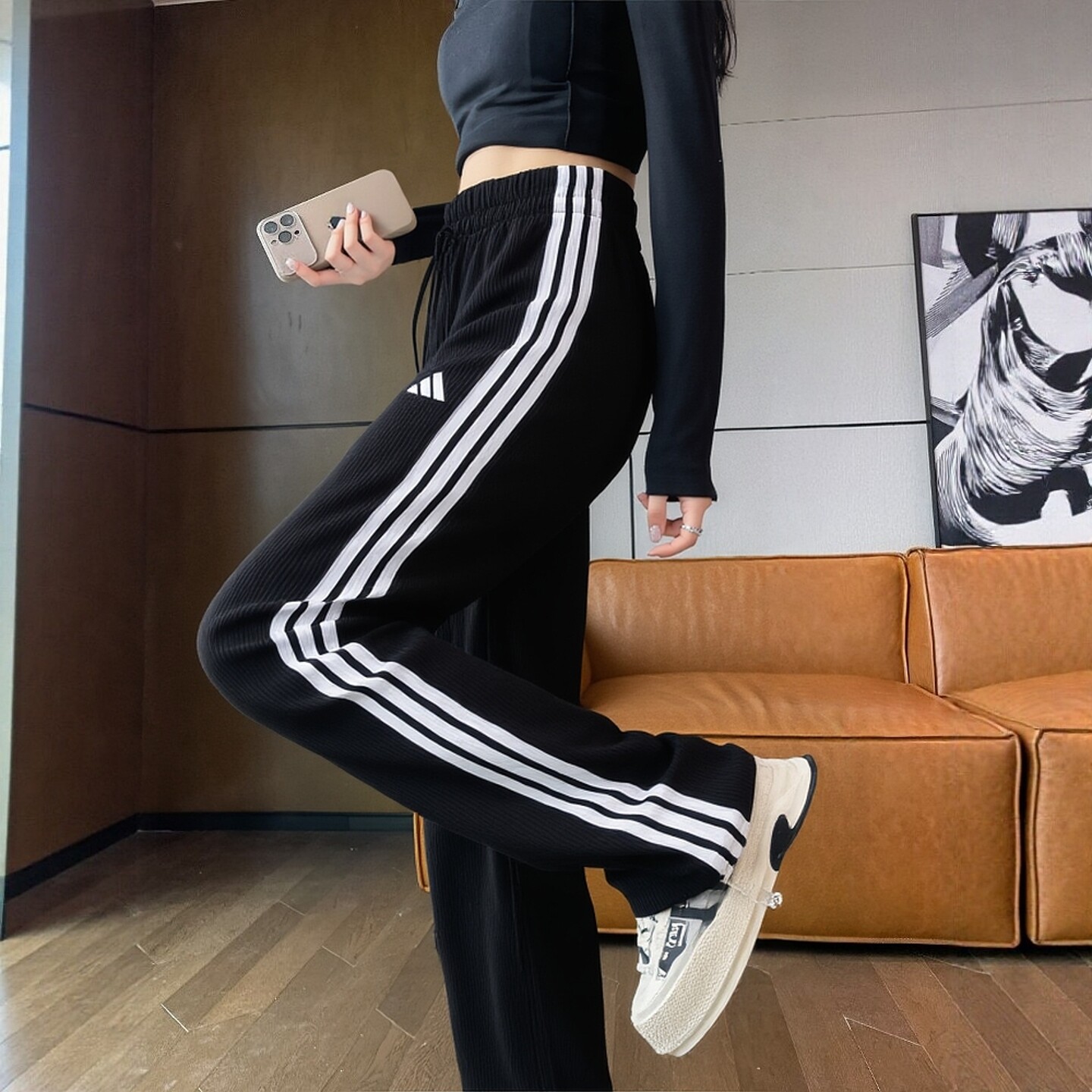 阿迪达斯黑白色三条杠健身运动卫裤女款重磅裤子美式休闲直筒裤