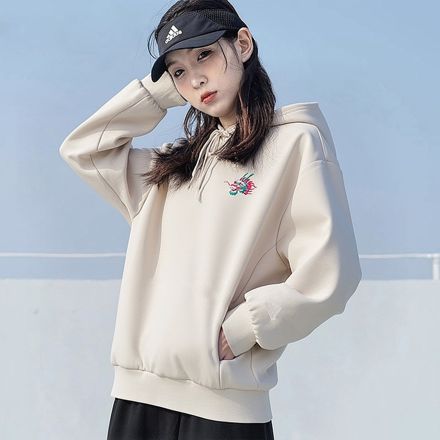 阿迪达斯连帽卫衣女秋季