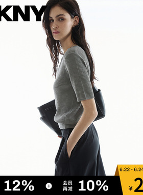 DKNY唐可娜儿26夏季新款圆领短袖针织衫女肌理休闲T恤灰色上衣潮