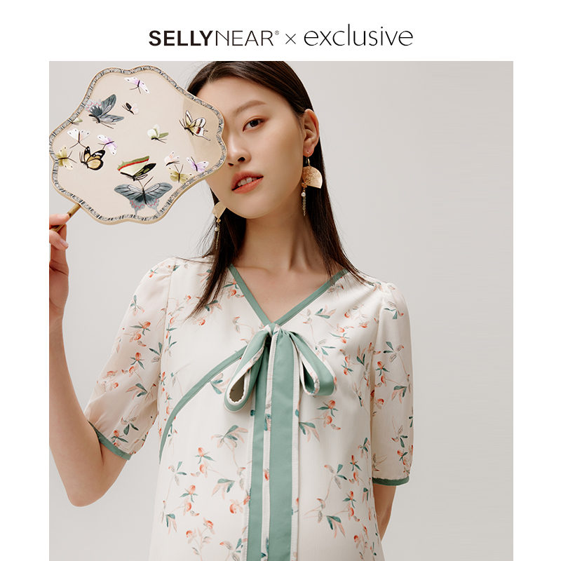 SELLYNEAR杏色国风印花连衣裙