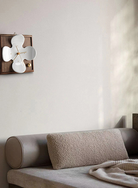 虚室原创小挂钟创意中古时钟家用客厅装饰可爱花朵钟表静音简约