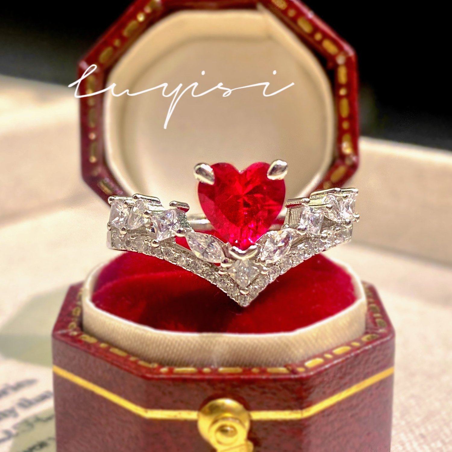 复古宫廷风爱心皇冠戒指镶嵌高碳钻时尚百搭红刚玉心形双v戒指女