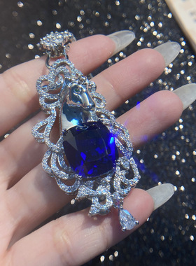 马到功成气质晚宴礼服吊坠项链女