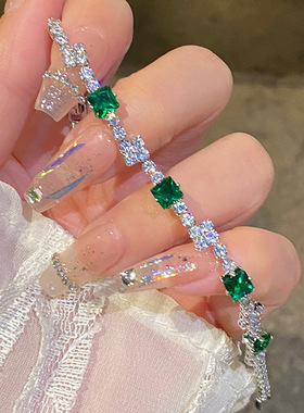 在逃公主仿真祖母绿水晶手链女