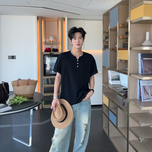 极简轻奢肌理感提花小V领短袖T恤
