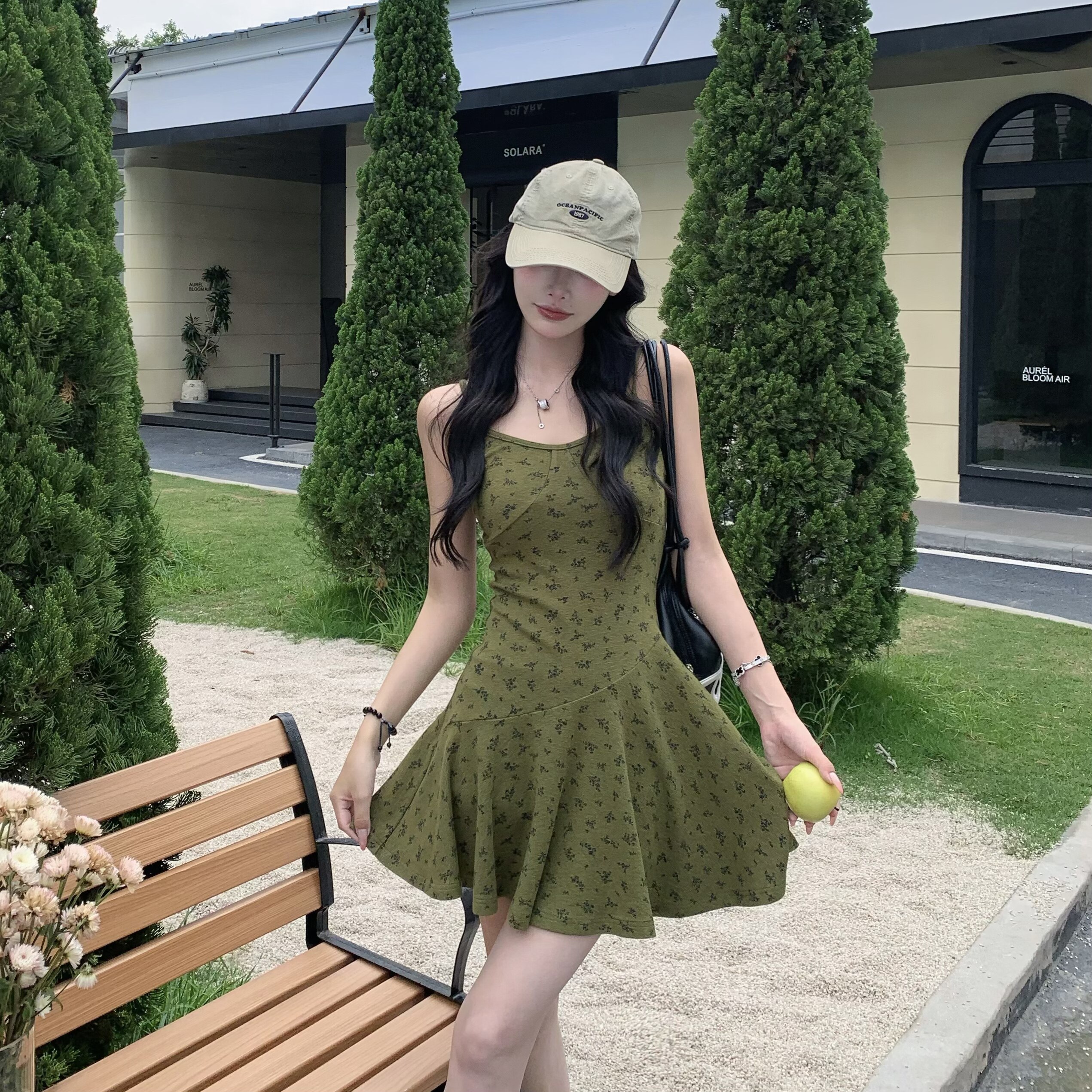 3MER哦哦三妹法式绿色碎花吊带连衣裙女收腰显瘦度假风a字短裙子