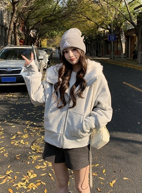 3MER哦哦三妹白色毛毛领连帽卫衣外套女冬季新款加厚短款拉链上衣