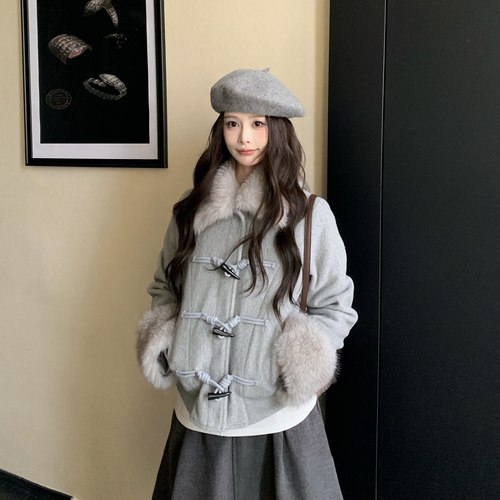 3MER宅女牛角扣夹棉大衣