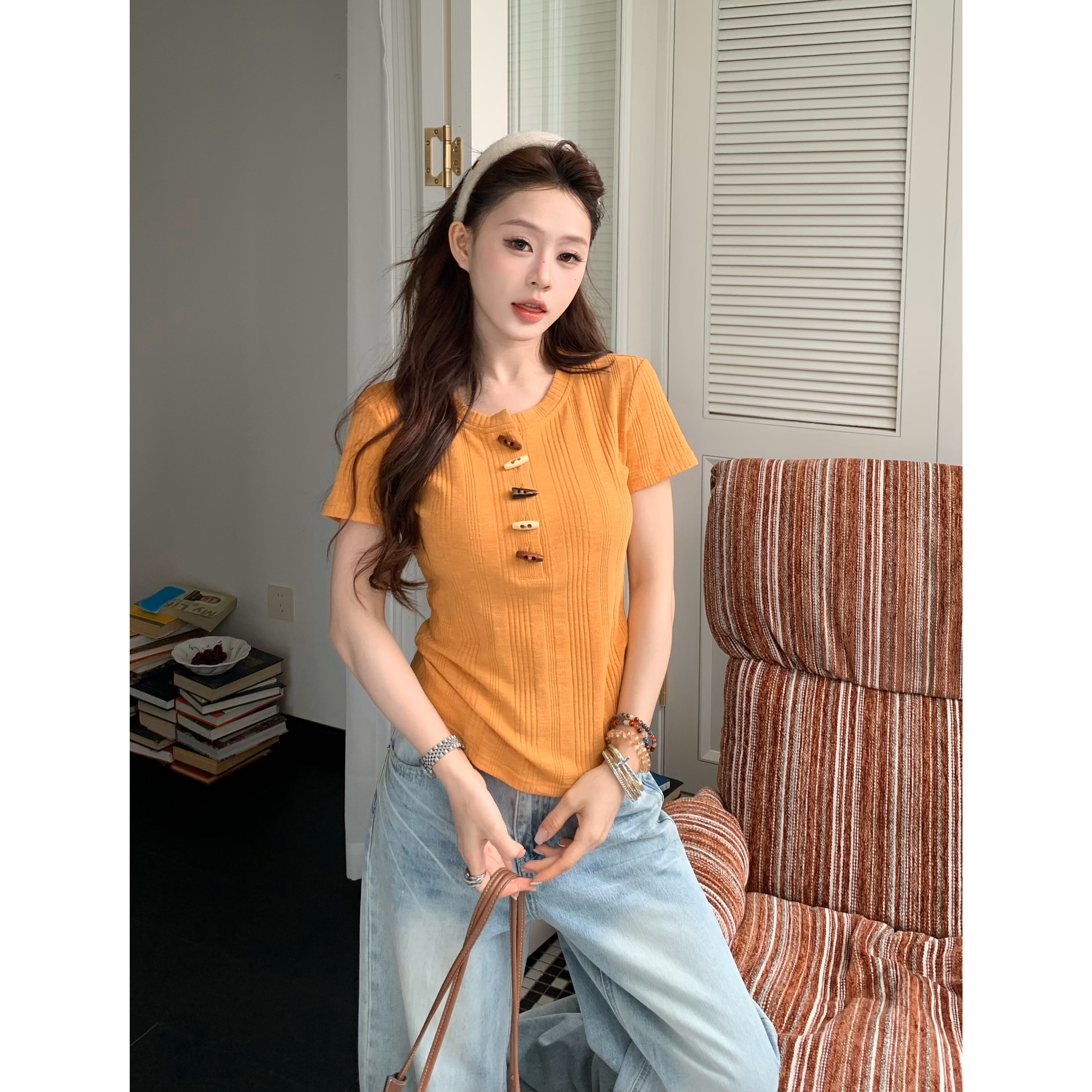 3MER韩女牛角扣正肩T图片