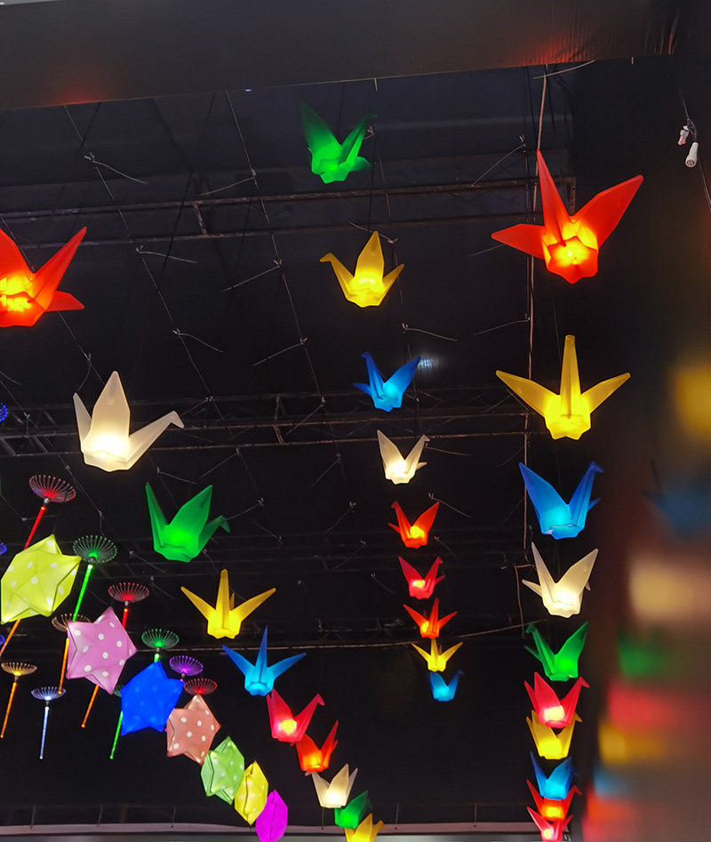 led发光千纸鹤挂件酒吧餐厅吊灯户外亮化挂树文旅街道美陈装饰灯