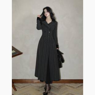 李不婉 伯爵夫人 西*后超绝收腰立体条纹拼接丝绒外套风衣大衣女