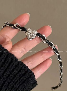 甜酷爱心choker黑色链条项圈女2023新款爆款锁骨链设计感高级颈链