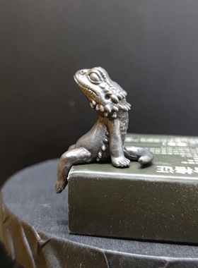 黄铜做旧可爱蜥蜴模型 午后休息的鬃狮蜥蜴仰望星空呆坐公仔摆件