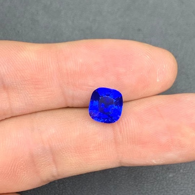 4.05克拉天然色标丝绒蓝矢车菊蓝宝石AIGS证书玻璃体 支持复检