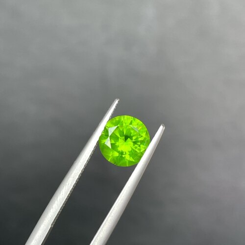 1.67克拉天然精品翠榴石 俄罗斯乌拉尔山脉附吉尔德证书 戒指吊坠