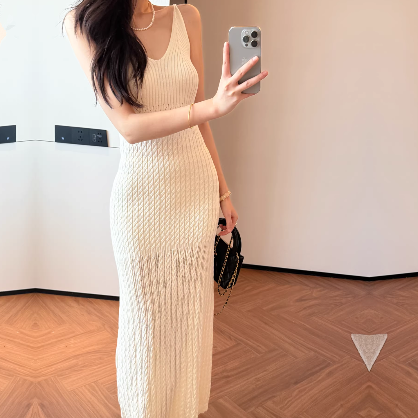 高级感优雅针织连衣裙吊带长裙女内搭修身显瘦钩花镂空包臀背心裙