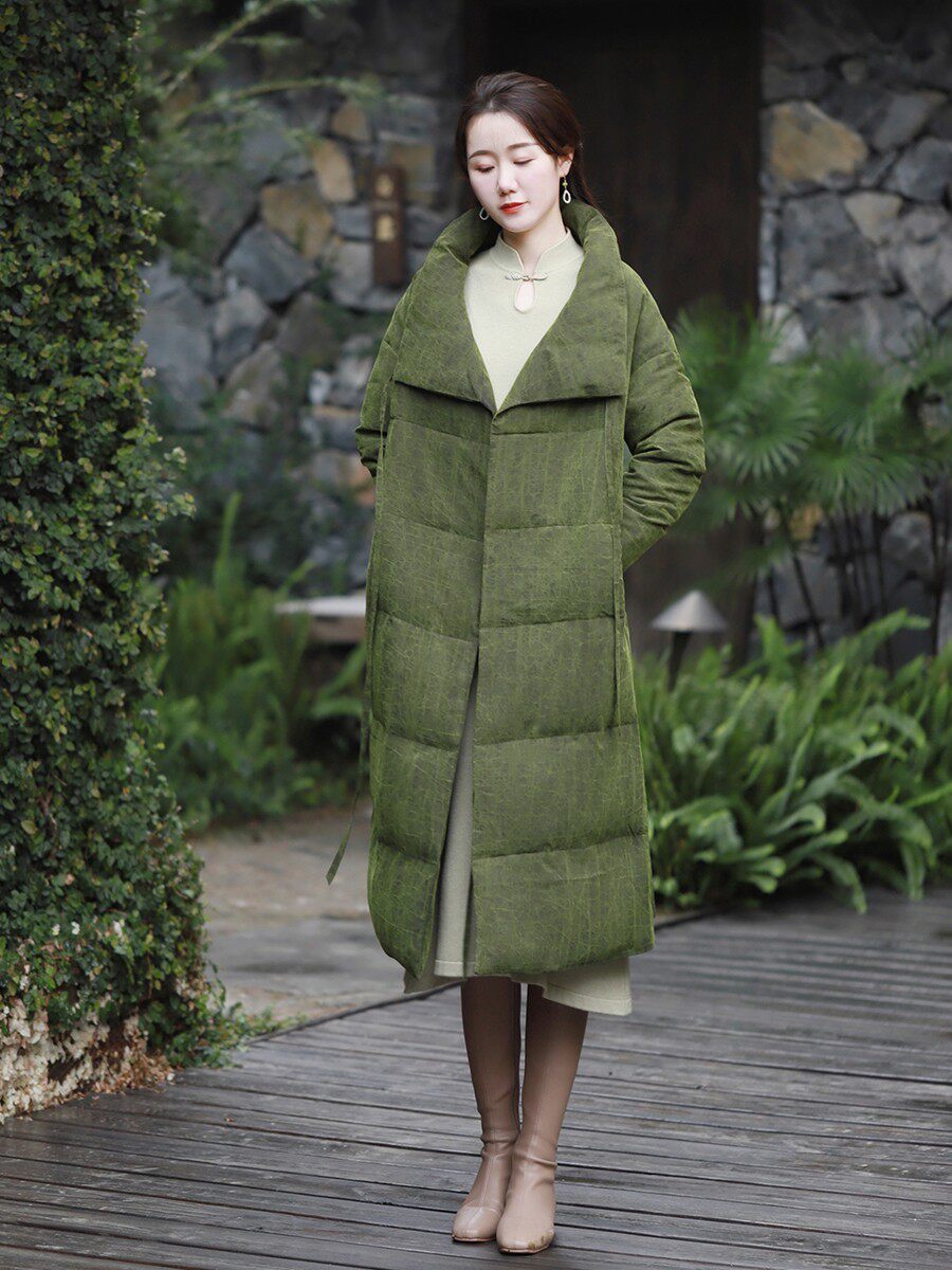 柑香素染香云纱中长绣花羽绒服