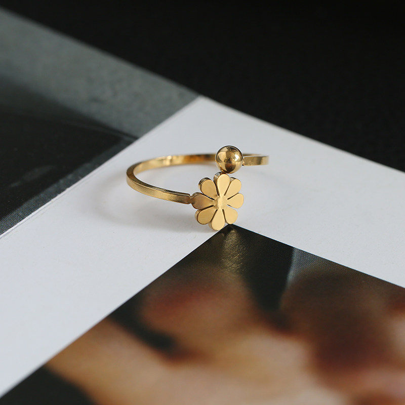 TITANIUM STEEL INDEX FINGER RING RING WOMENS FASHION PERSONALITY COLOR GOLD DAISY INS TIDE COLD WIND NICHE DESIGN INTERNET CELEBRITY OPENING