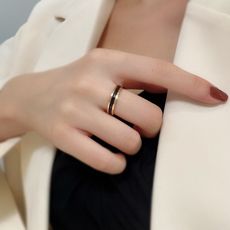 时尚个性陶瓷食指戒指女男女情侣对戒尾戒钛钢玫瑰金冷淡风ins潮