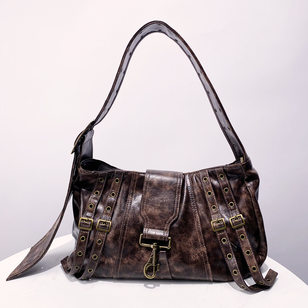 机车包欧美复古小众设计包包2024新款个性宽肩带皮带扣装饰单肩包