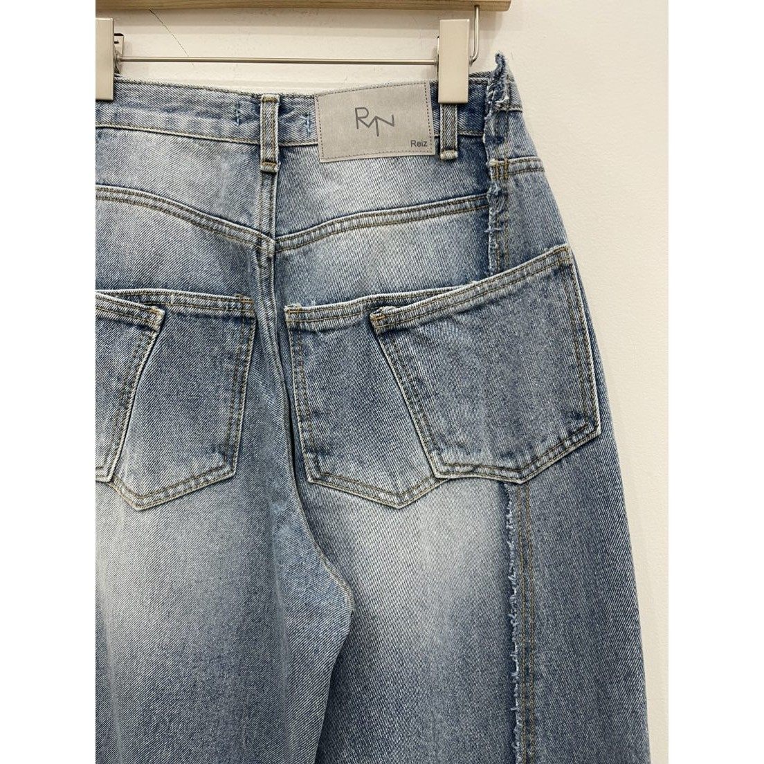 八0821韩国东大门运动牛仔裤区4386803个性纯色气质正品魅力冬款