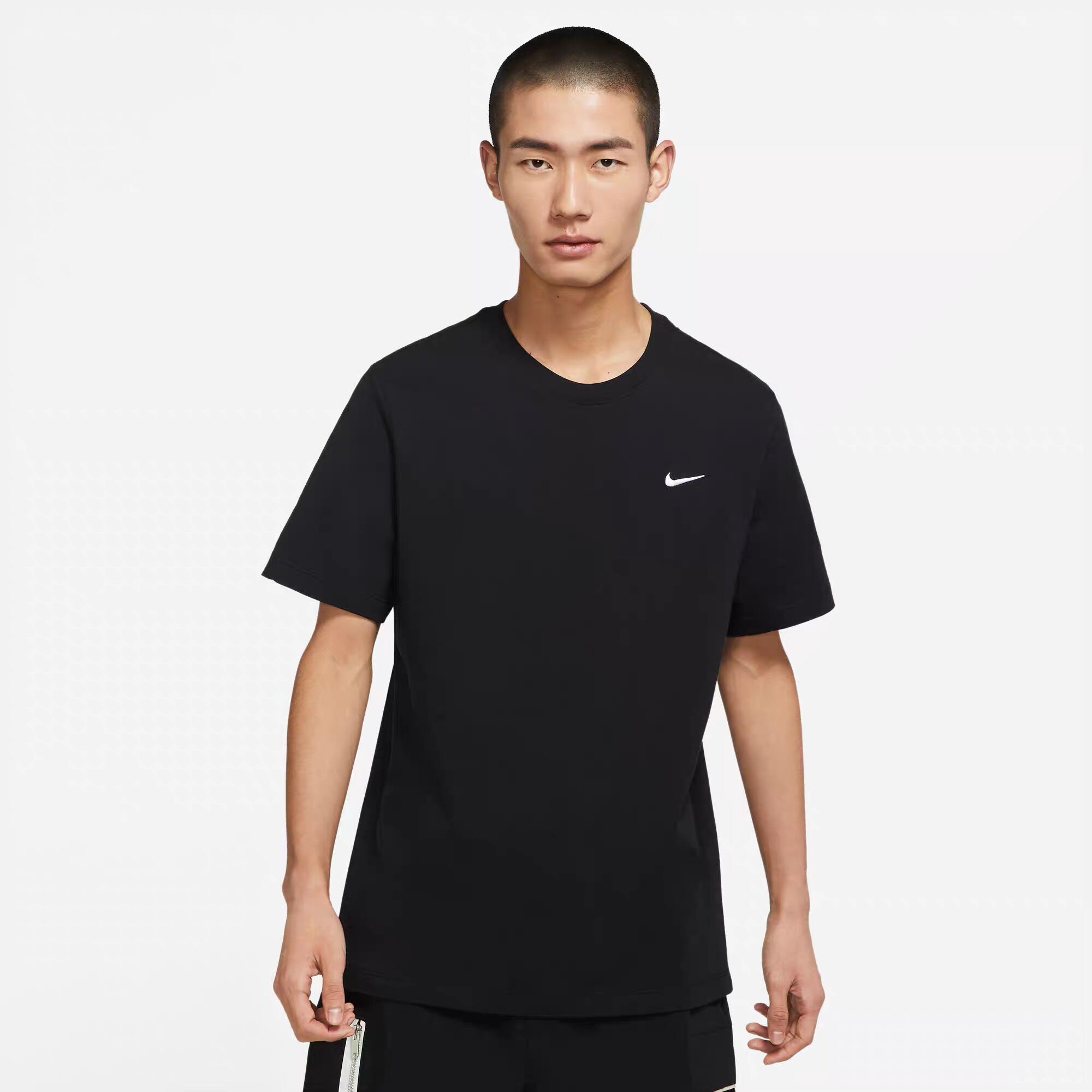 Nike耐克男子夏季运动透气宽松圆领短袖T恤BV0508-010 哈尔滨YG仓 - 实物图