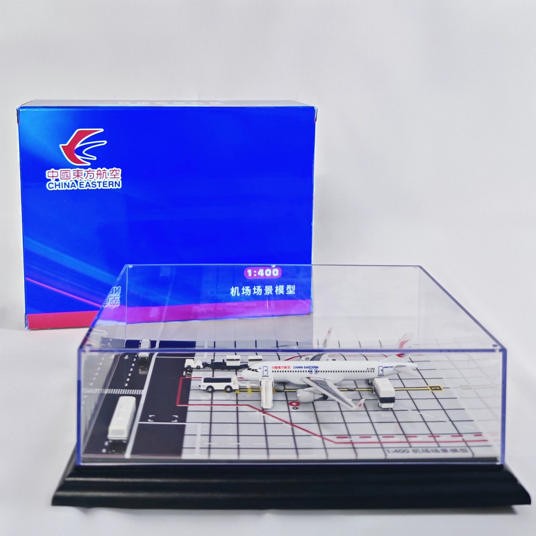 1:400东航飞机模型机场场景摆件飞机跑道仿真客机停机坪飞机道具