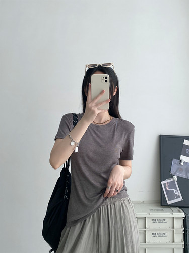 夏季新款休闲短袖圆领t恤上衣女