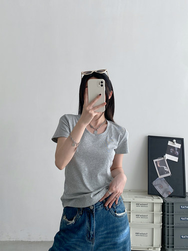 正肩圆领u领微修身短袖t恤打底衫