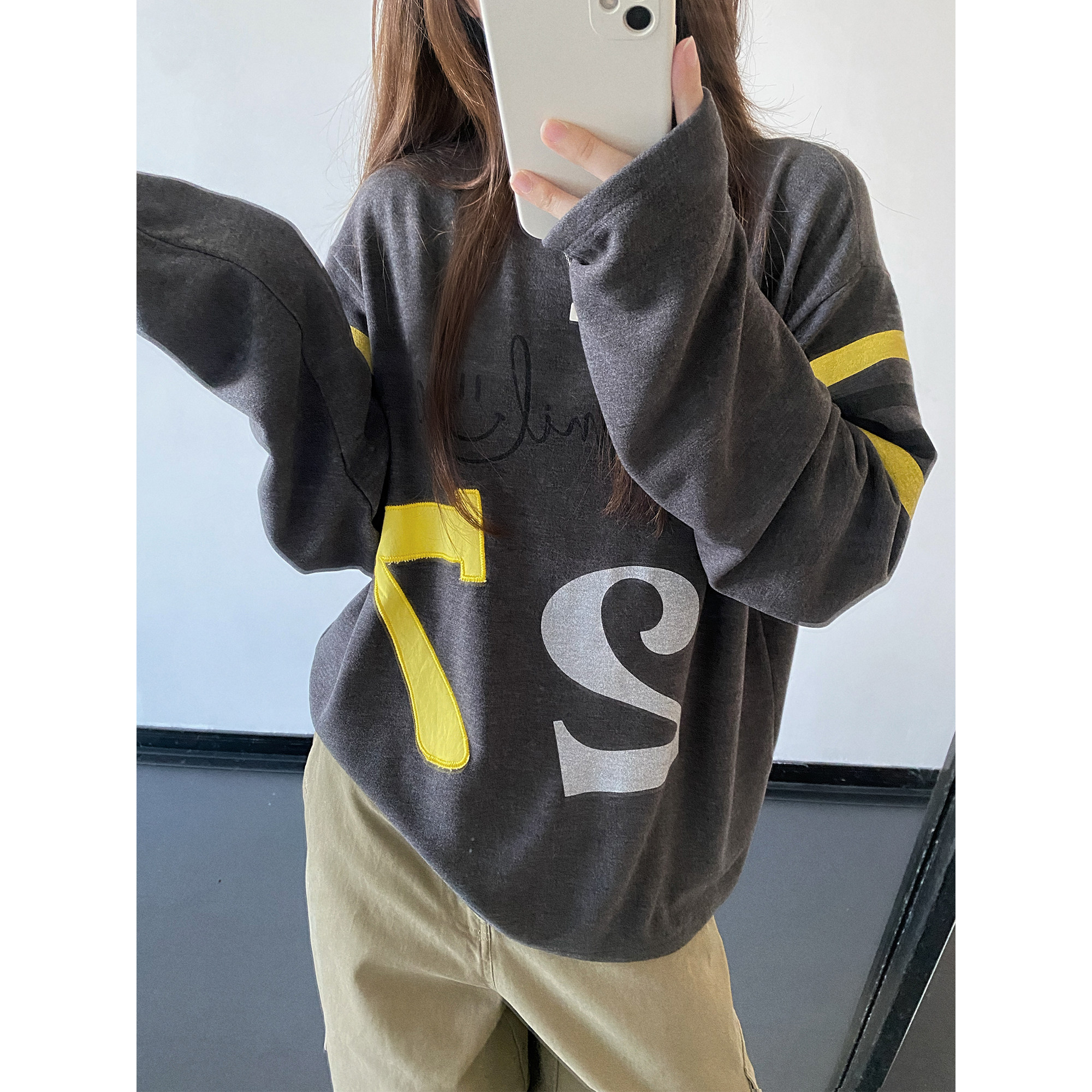 sun柚 撞色贴布笑脸印花落肩袖秋季拼色宽松圆领长袖T恤女