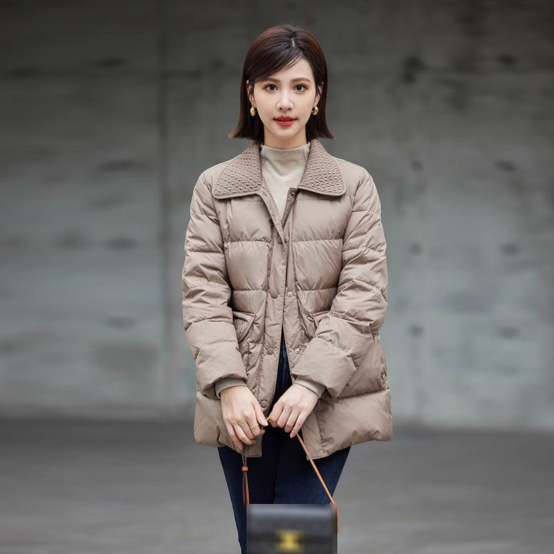 风迪轻薄鹅绒羽绒服女秋冬韩系时尚翻领90白鹅绒短外套1C45175