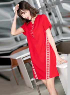 风迪品牌夏季新款女士直筒宽松连衣裙纯色中长女裙子1Z25478