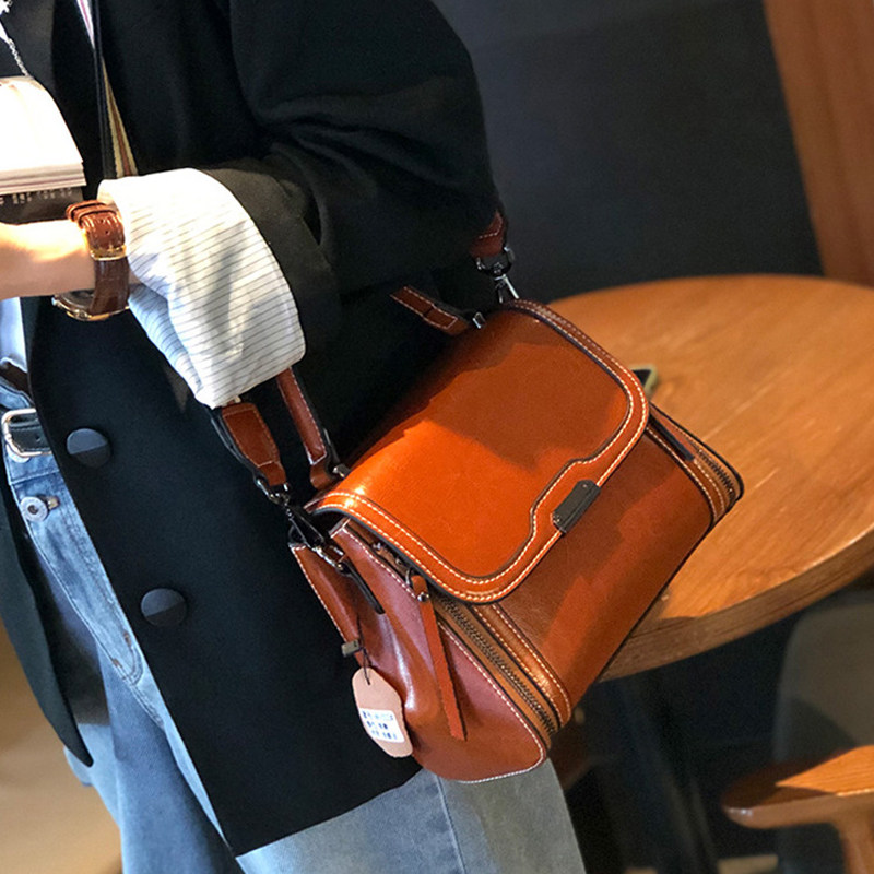 包包女春季新款森系复古斜挎包宽肩带港风通勤百搭手提单肩小方包