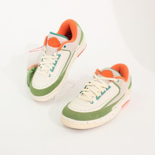 耐克女鞋AIRJORDAN2RTR篮球鞋