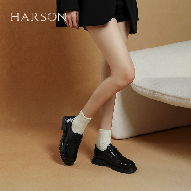 哈森布洛克小皮鞋女春季新款系带牛皮革漆皮深口单鞋HS250605